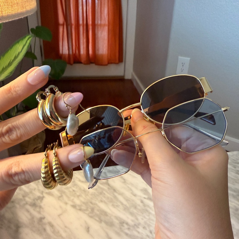 Y2K Accessory Bundle | Oval Sunglasses & Gold Hoop Earrings Jewelry Lot